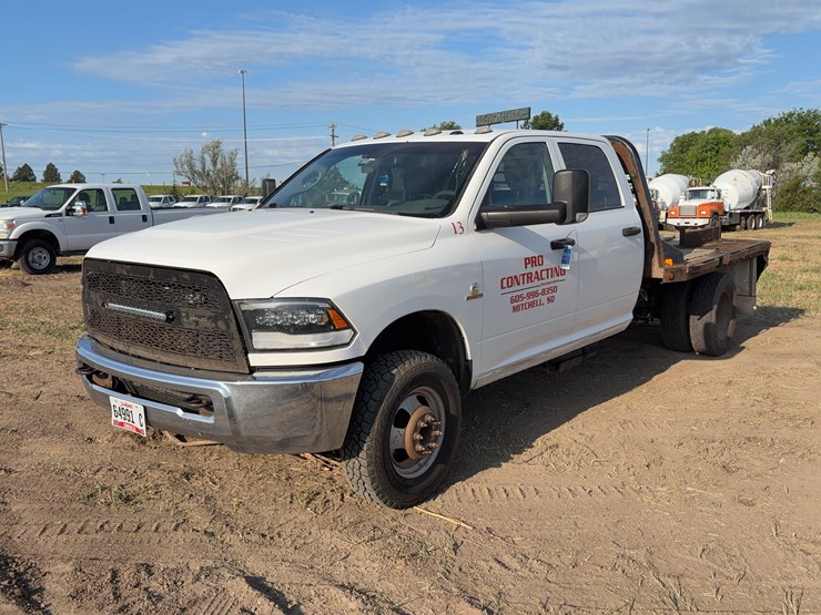 2017-dodge-3500-image-1