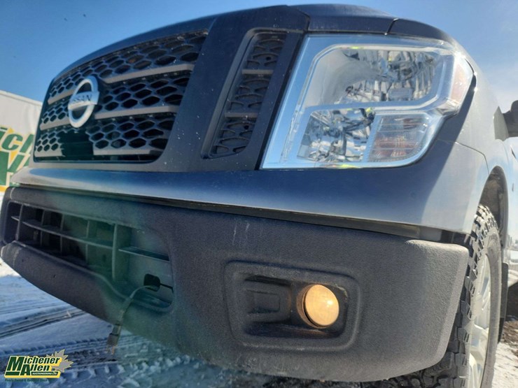 2017-nissan-titan-image-36