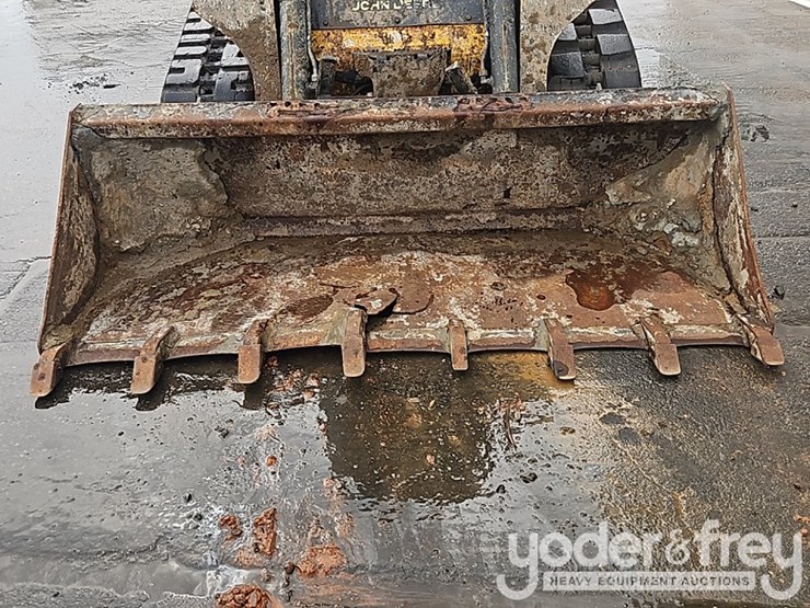 2018-deere-317g-image-11