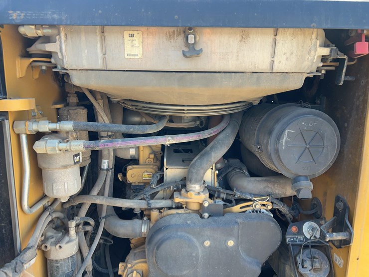 2018-caterpillar-299d2-image-17