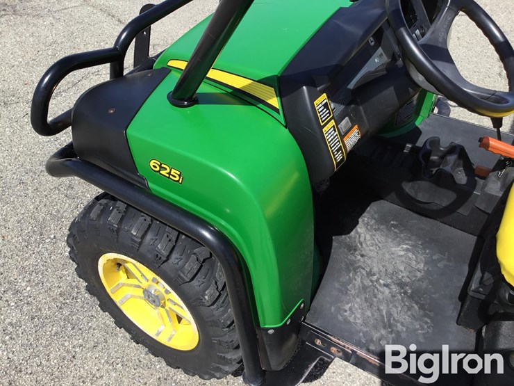 2011-john-deere-gator-image-13