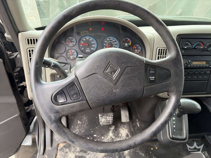 2011-international-durastar-4300-image-11