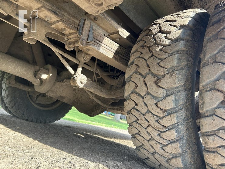 2001-gmc-3500-image-55