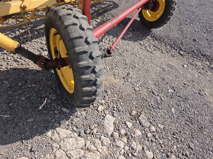 new-holland-256-image-13