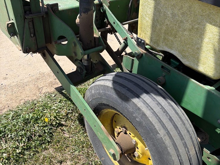 john-deere-7000-image-19