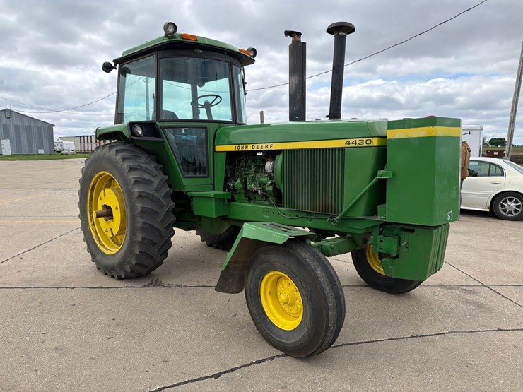 john-deere-4430-image-3