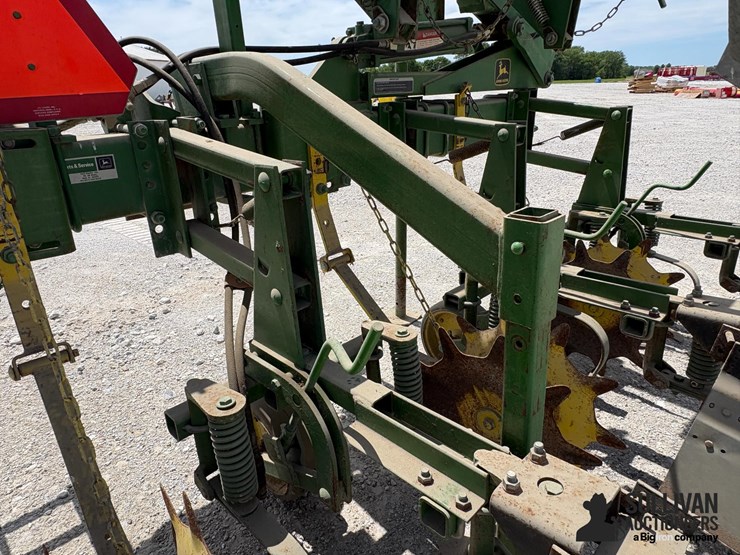 john-deere-845-image-19