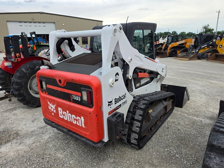2016-bobcat-t595-image-17