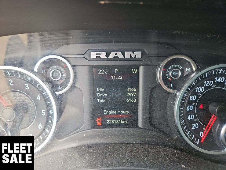 2020-dodge-2500-image-13