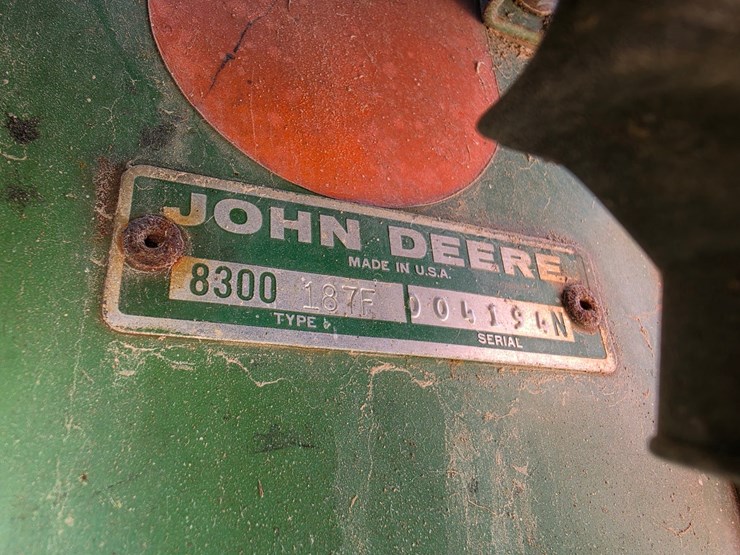 john-deere-8300-image-4