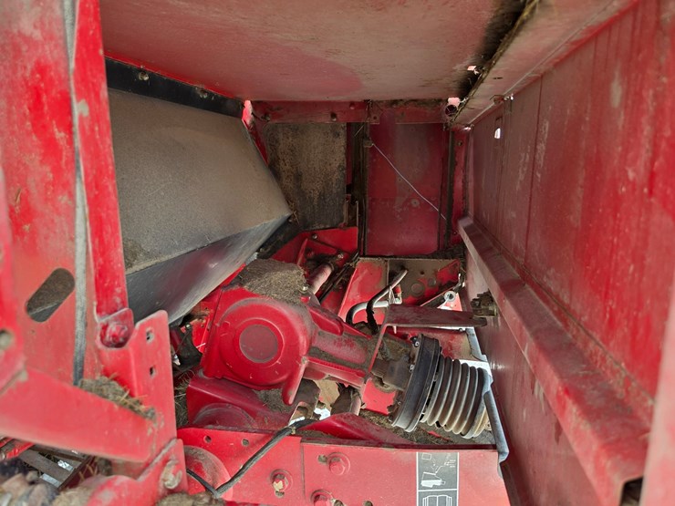 2003-case-ih-rbx462-image-6