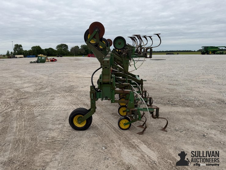 john-deere-845-image-8