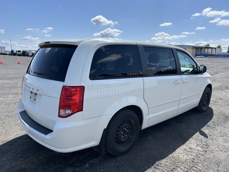 2011-dodge-grand-caravan-image-5