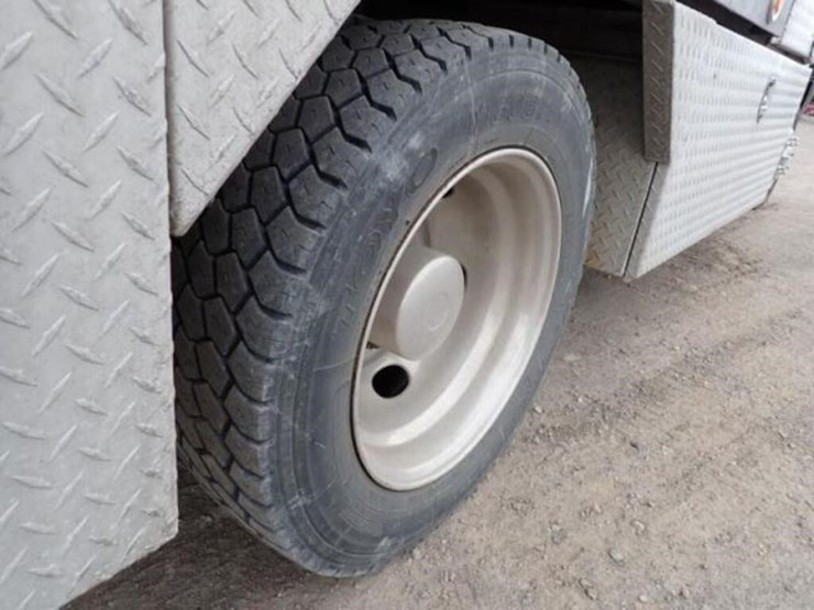 2000-ford-f550-xl-image-48