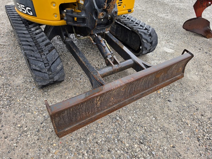 2020-deere-35g-image-23