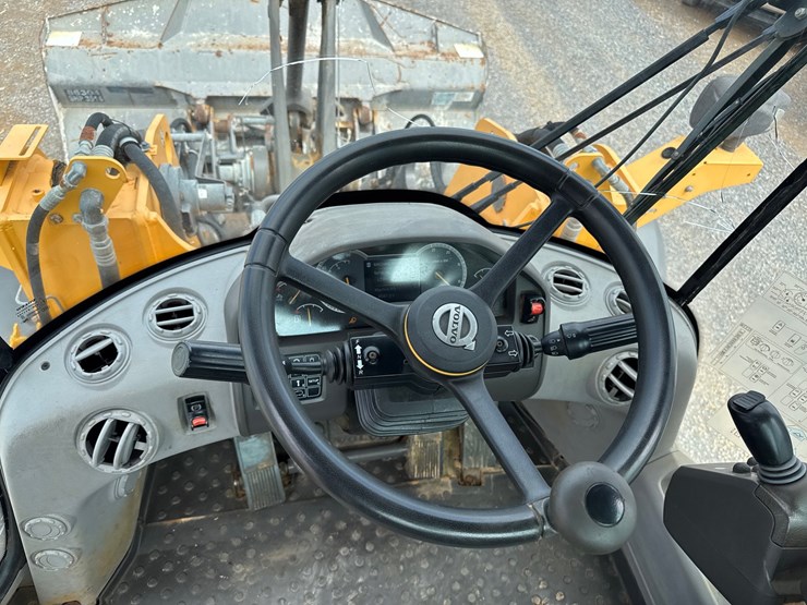 2019-volvo-l70h-image-12