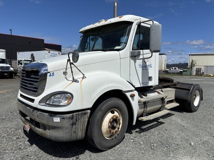 2006-freightliner-columbia-s/a-truck-tractor-image-1