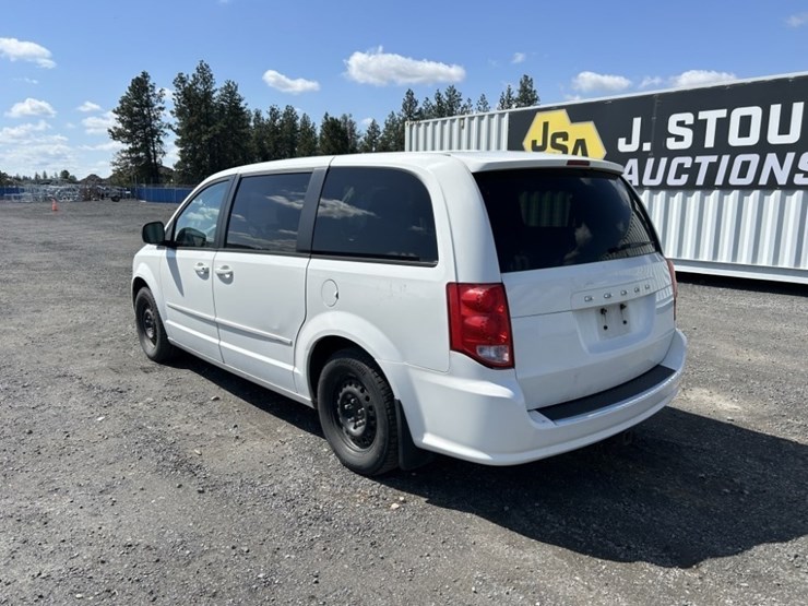 2011-dodge-grand-caravan-image-3