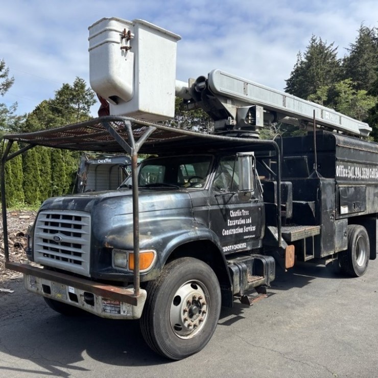 1998 FORD F800