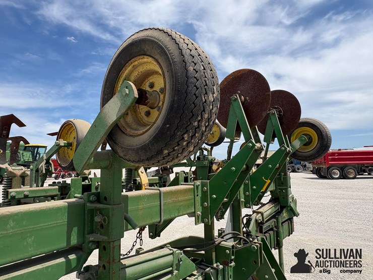 john-deere-845-image-14