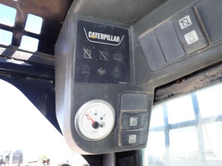 2006-caterpillar-216b-image-12
