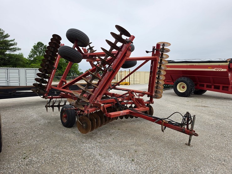 2001-case-ih-3950-image-1