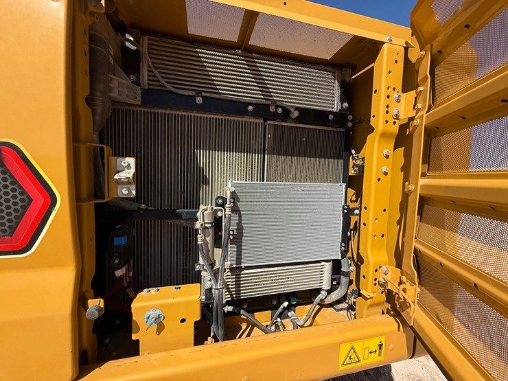 2023-caterpillar-330-image-32