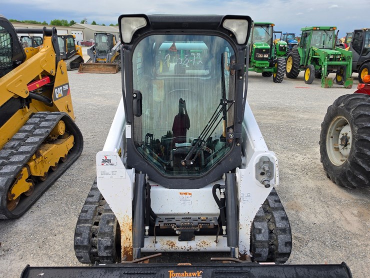 2016-bobcat-t595-image-4