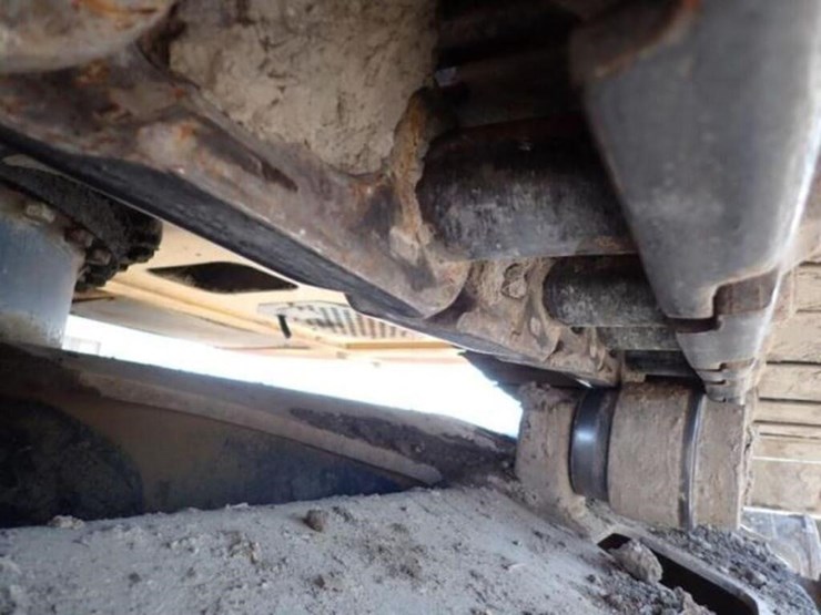 2009-deere-270d-lc-image-41