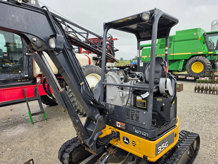 2020-deere-35g-image-4