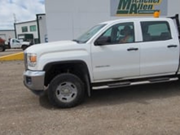 2015-gmc-sierra-2500hd-image-5