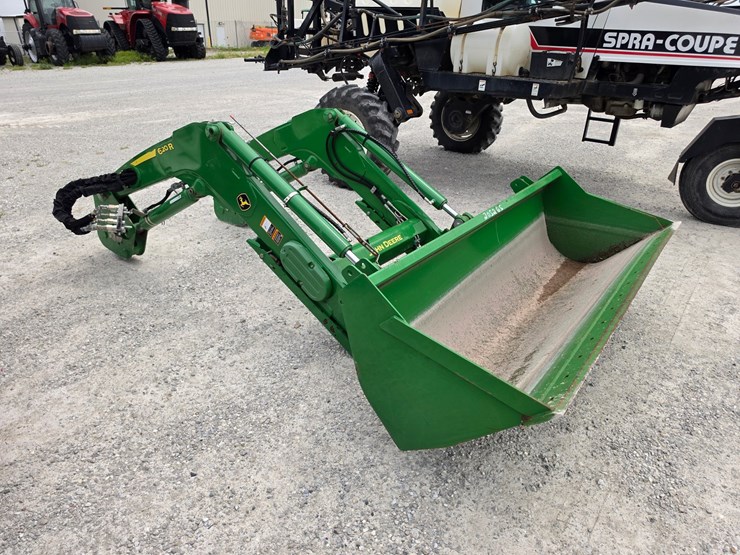 2017-john-deere-620r-image-10