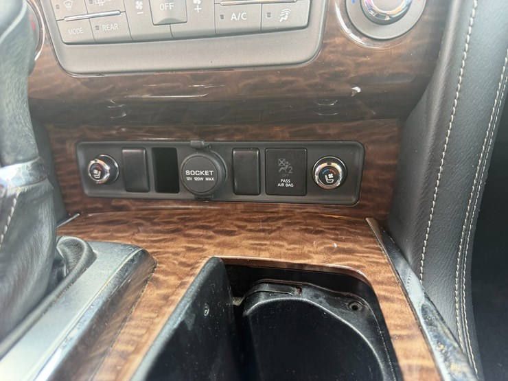 2017-nissan-armada-image-16