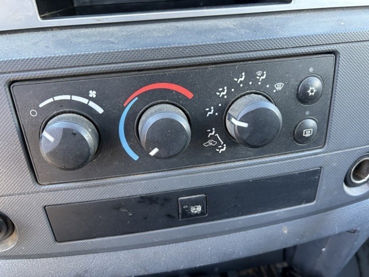 2007-dodge-ram-2500-image-31