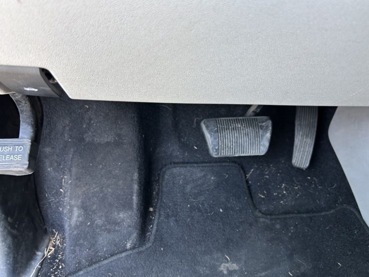 2011-dodge-grand-caravan-image-28