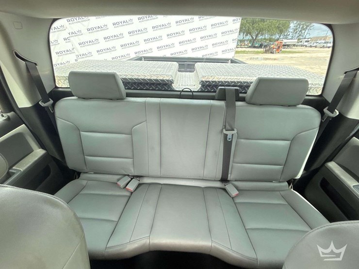 2018-chevrolet-silverado-1500-image-21