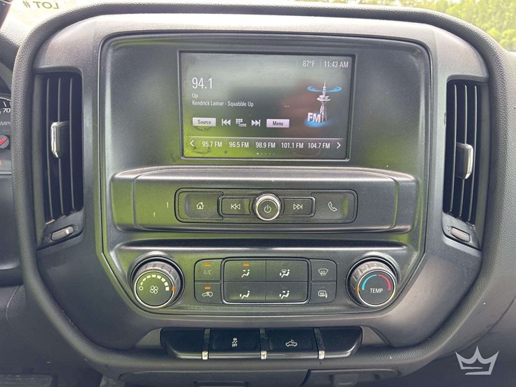 2018-chevrolet-silverado-1500-image-18