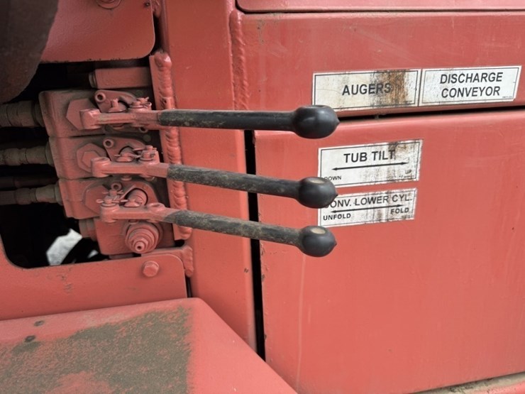 john-deere-6068h-image-16