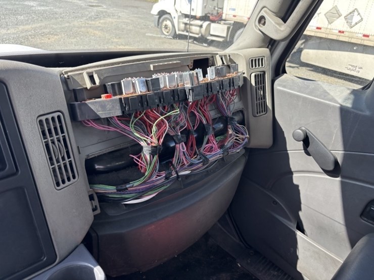 2012-international-durastar-4300-image-19