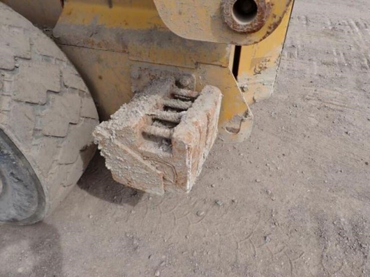 2008-john-deere-328-image-30