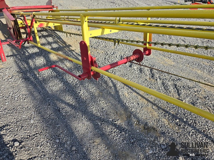 new-holland-132-image-14