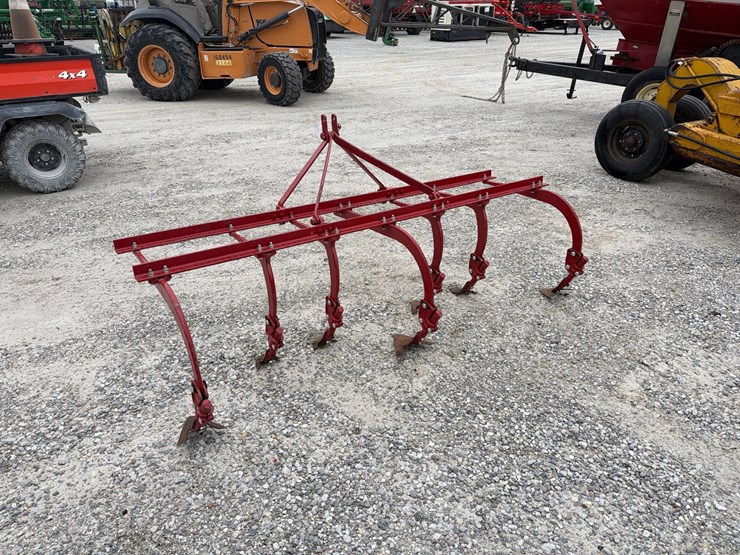 #211402-•-ford-cultivator-image-2