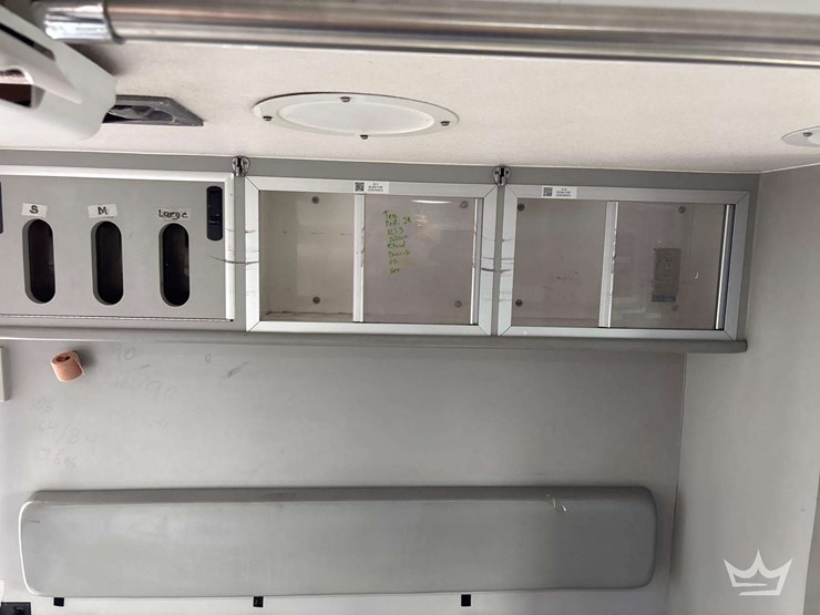 2007-freightliner-m2-106-image-23