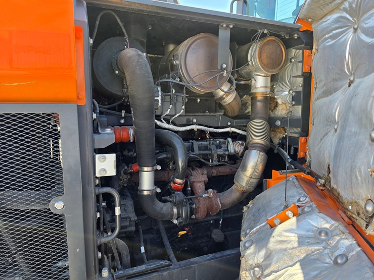 2021-doosan-dl220-image-22