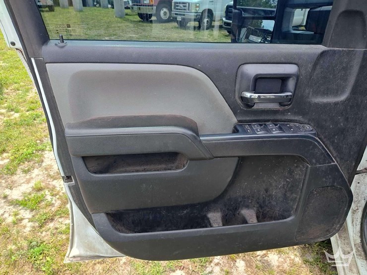 2019-chevrolet-silverado-3500-image-27