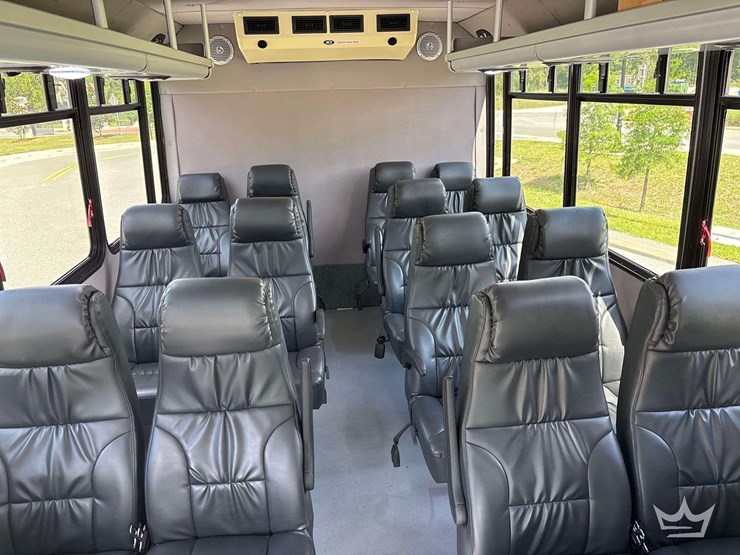2017-ford-e350-image-20