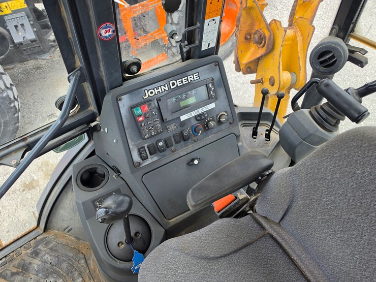 2016-deere-310sl-hl-image-12