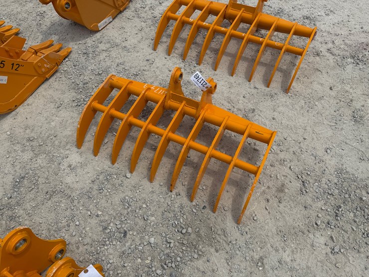 caterpillar-303-image-1