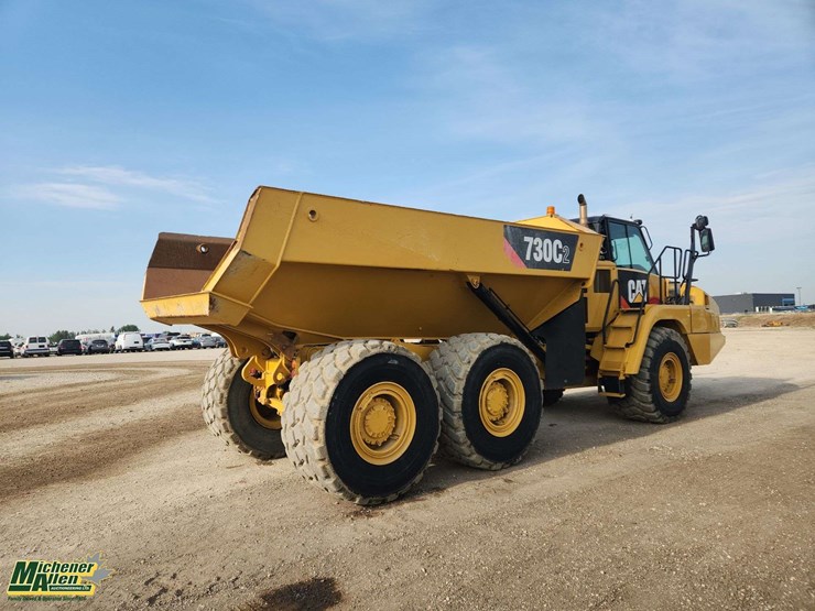 2017-caterpillar-730-image-4