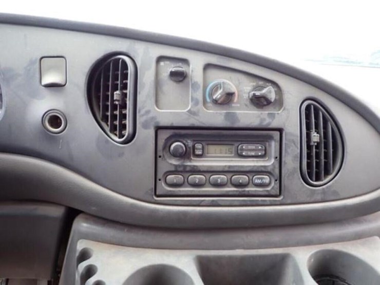 2004-ford-e450-image-16